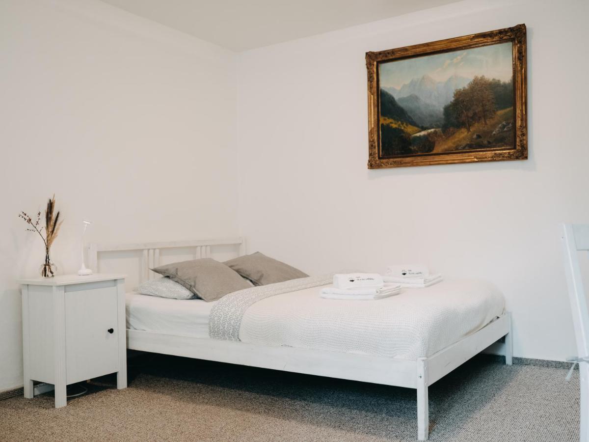 Vila Na Landeku Ostrava Esterno foto